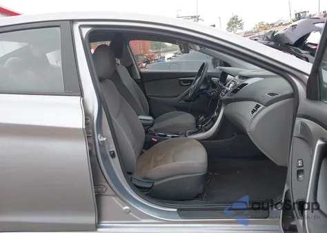 2016 Hyundai Elantra Se z USA, uszkodzony, nr VIN 5NPDH4AE2GH782536